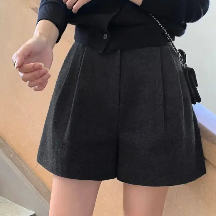 [BUNJANG] Wool 100% Pleated Shorts / 울 100 핀턱 반바지