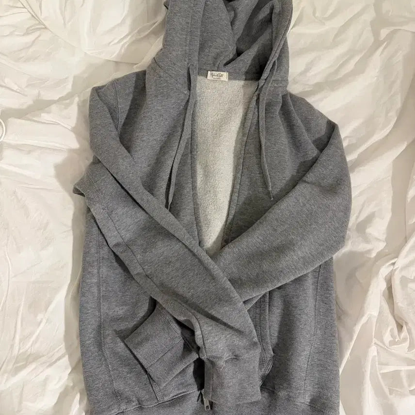 [BUNJANG] Brandy Melville Hoodie Zip-Up / 브렌디 멜빌 후드집업