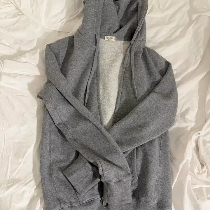 [BUNJANG] Brandy Melville Hoodie Zip-Up / 브렌디 멜빌 후드집업