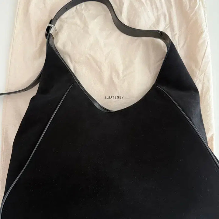 [BUNJANG] Elba Tegebu Plaque Hobo Bag Suede Black / 엘바테게브 플라크 호보백 스웨이드 블랙