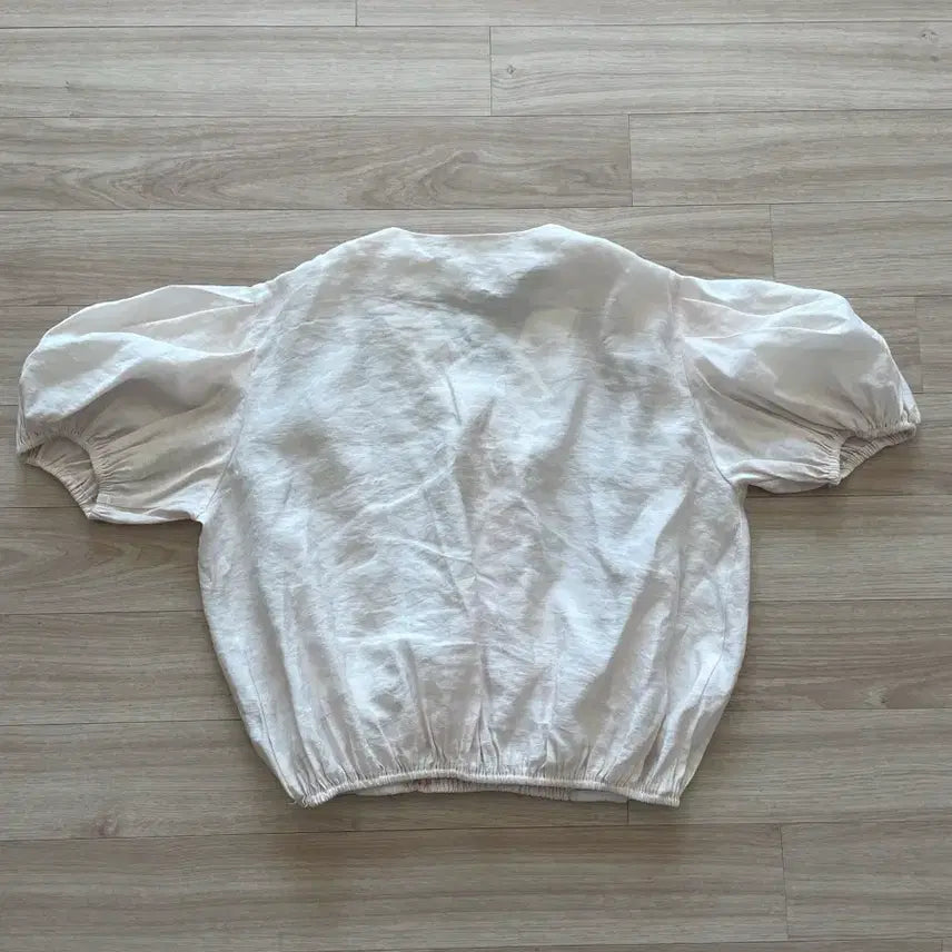 [SOLD OUT] 모네마켓 리본빛 랩블라우스