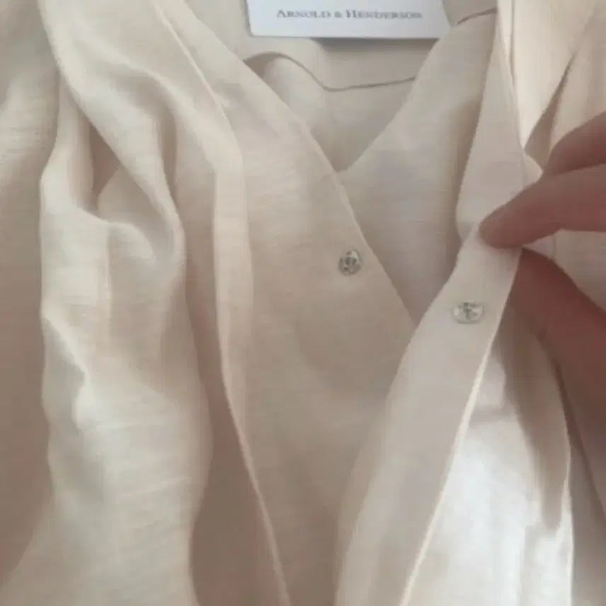 [SOLD OUT] 모네마켓 리본빛 랩블라우스