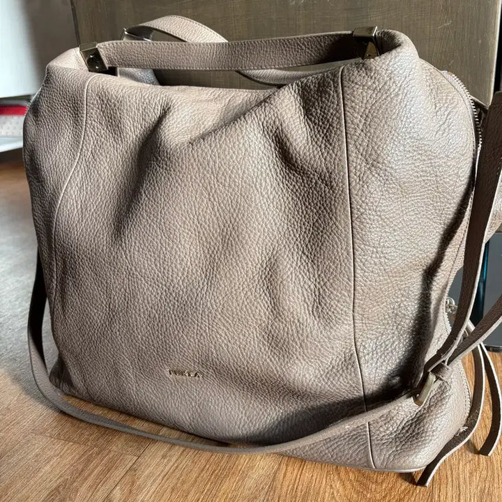 [BUNJANG] FURLA Leather Big Shoulder Bag / 훌라 가죽 빅백