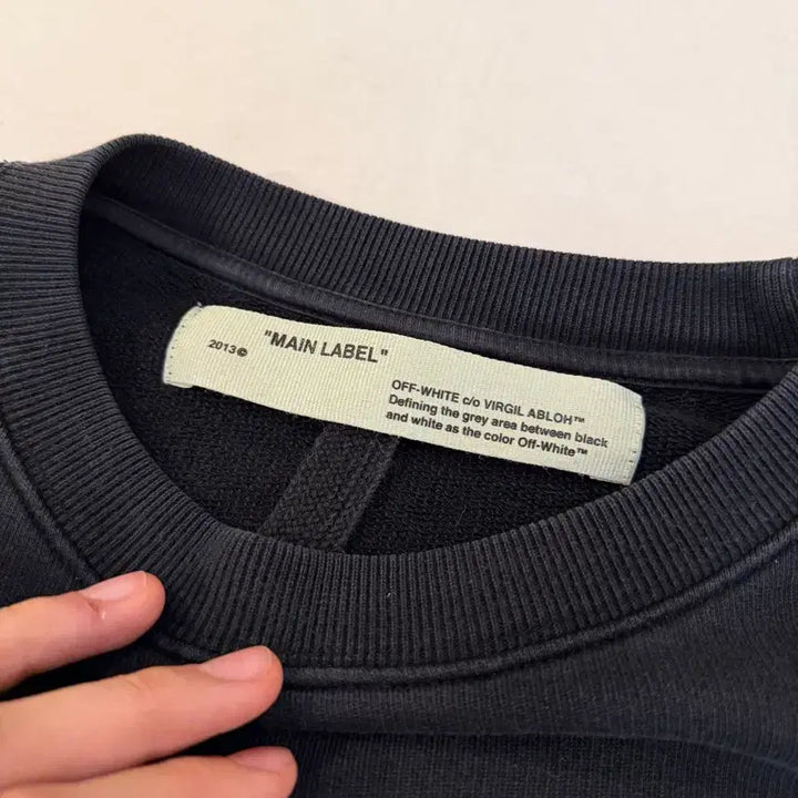 [BUNJANG] Off-White Mona Lisa Arrow Sweatshirt / 오프화이트 18ss 모나리자 애로우 맨투맨 스웻셔츠 블랙