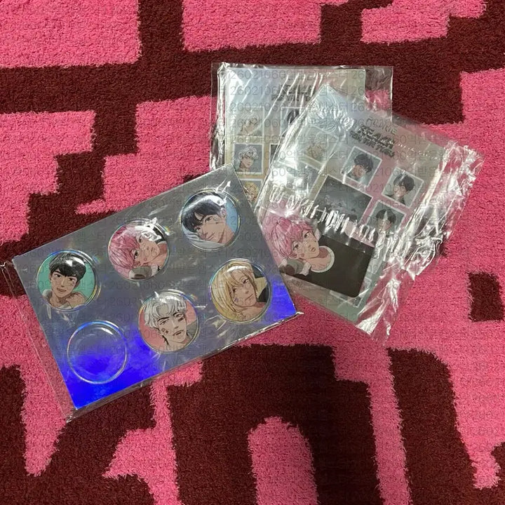 [SOLD OUT] 플레이브 X Blush 캔뱃지 포카 판매합니다