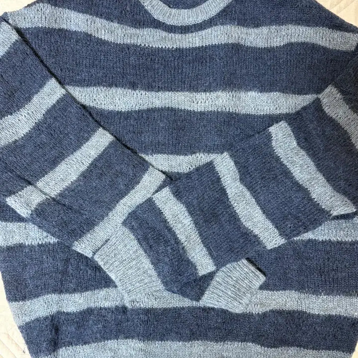 [BUNJANG] Coour Hairy Stripe Knit (Blue) / [S] 쿠어 헤어리 스트라이프 니트 (블루)
