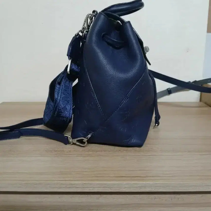 [BUNJANG] MCM Essential Monogram Leather Mini Backpack (Navy) / 여성 MCM 에센셜 모노그램 가죽 미니 백팩 (네이비)