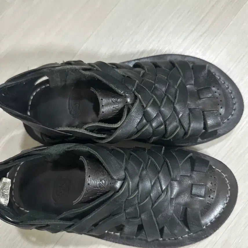[BUNJANG] Chubasco Aztec Black Sandals / 츄바스코 아즈텍 블랙 샌들