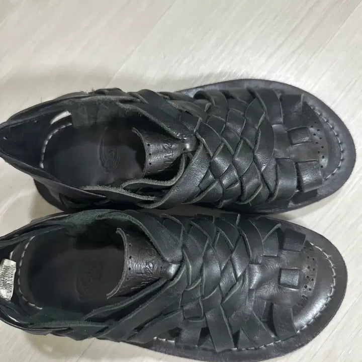 [BUNJANG] Chubasco Aztec Black Sandals / 츄바스코 아즈텍 블랙 샌들
