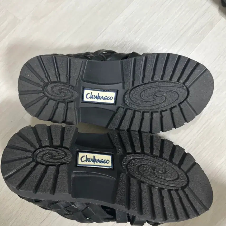 [BUNJANG] Chubasco Aztec Black Sandals / 츄바스코 아즈텍 블랙 샌들