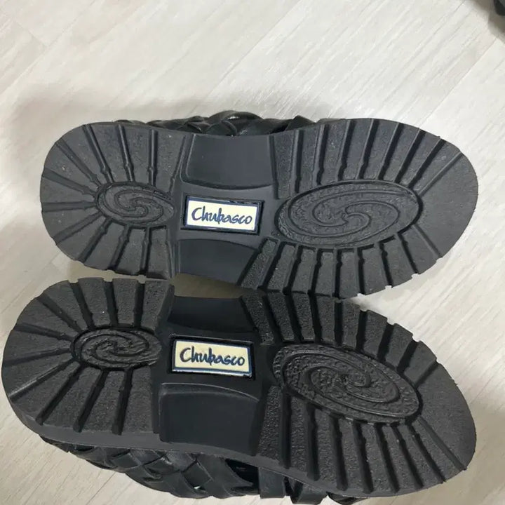 [BUNJANG] Chubasco Aztec Black Sandals / 츄바스코 아즈텍 블랙 샌들
