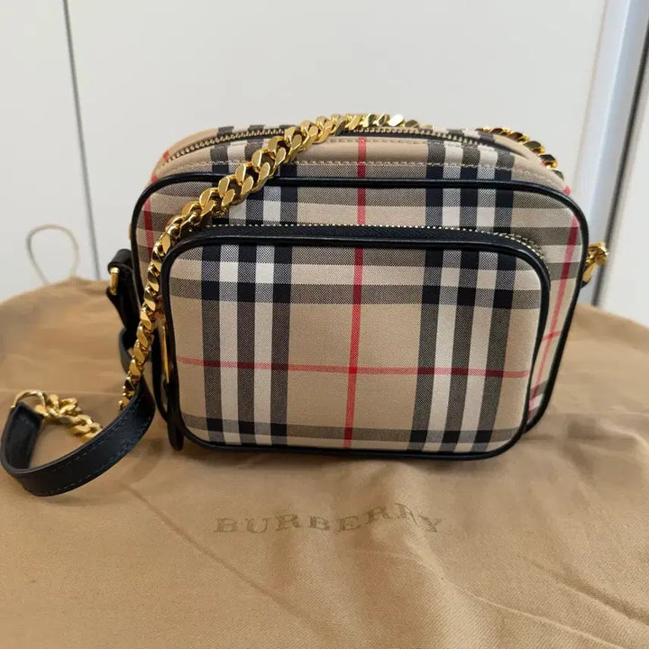 [BUNJANG] Burberry Check Chain Mini Crossbody Bag / 버버리 체크 체인 미니 크로스백