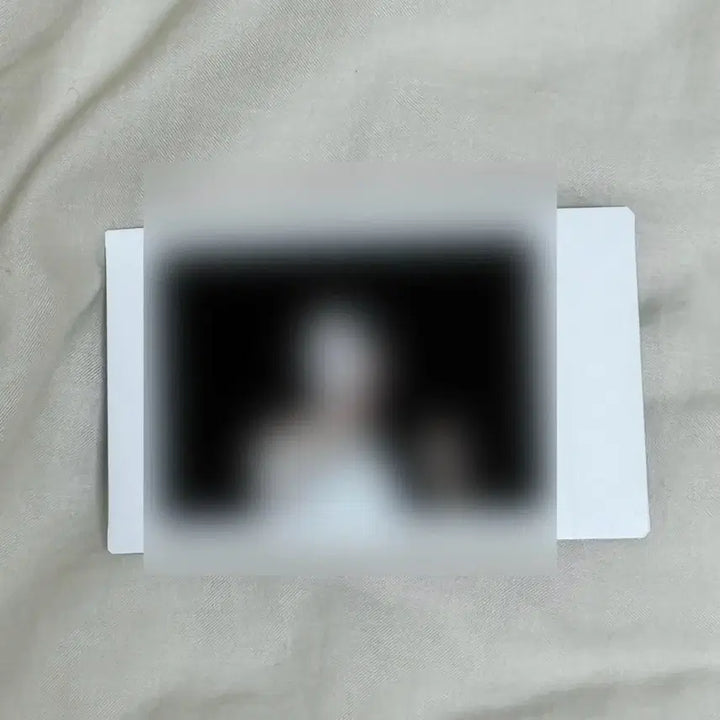 [SOLD OUT] [BUNJANG] fromis_9 Lee Na Gyung Signed Polaroid / 프로미스나인 이나경 싸폴 싸인폴라로이드