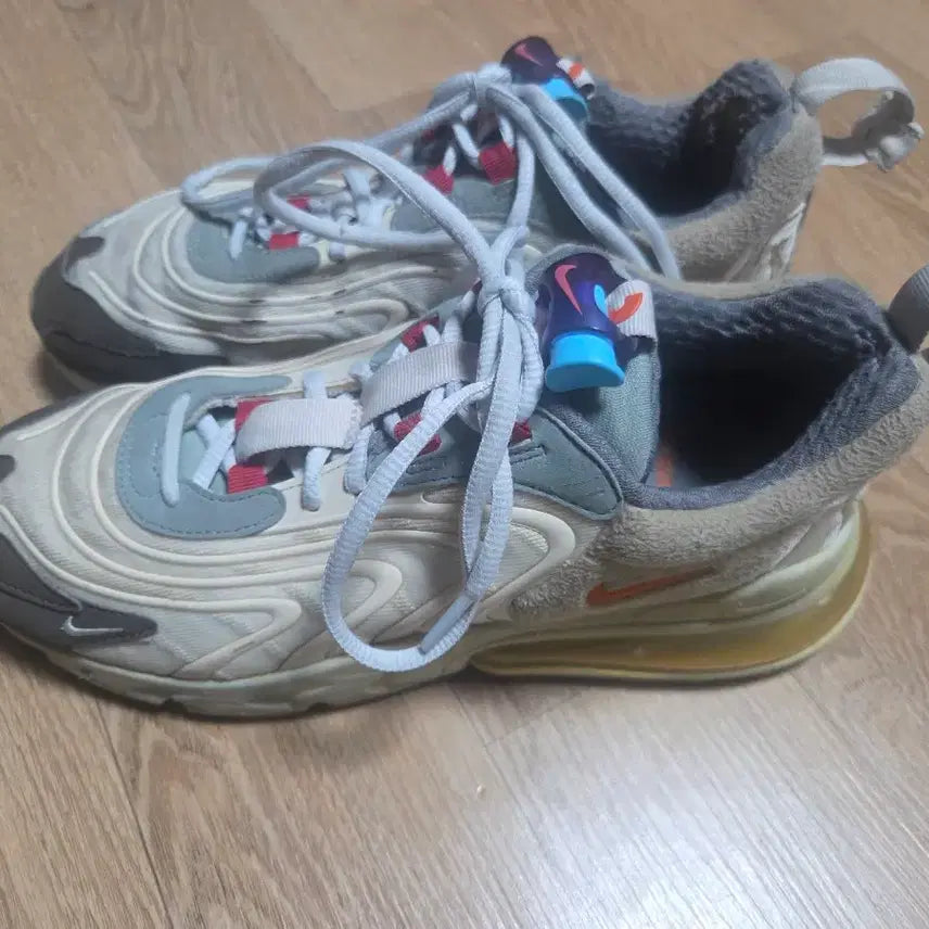 [BUNJANG] Nike x Travis Scott Air Max 270 React Sneakers / 나이키 x 트래비스 스캇 에어맥스 270 리액트 (265)