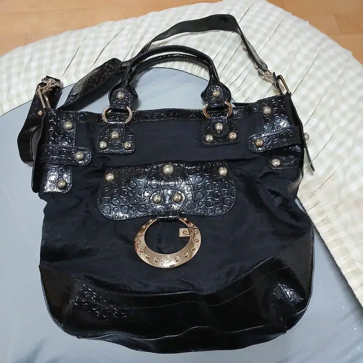 [BUNJANG] Guess Tote Bag Handbag Shoulder Bag / Guess 게스 가방 토트백 핸드백 숄더백 매스티지 명품백
