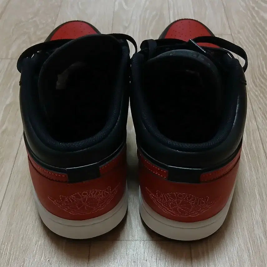 [BUNJANG] Air Jordan 1 Low Bred 300mm / 조던1 로우 브레드 300mm 1회착용