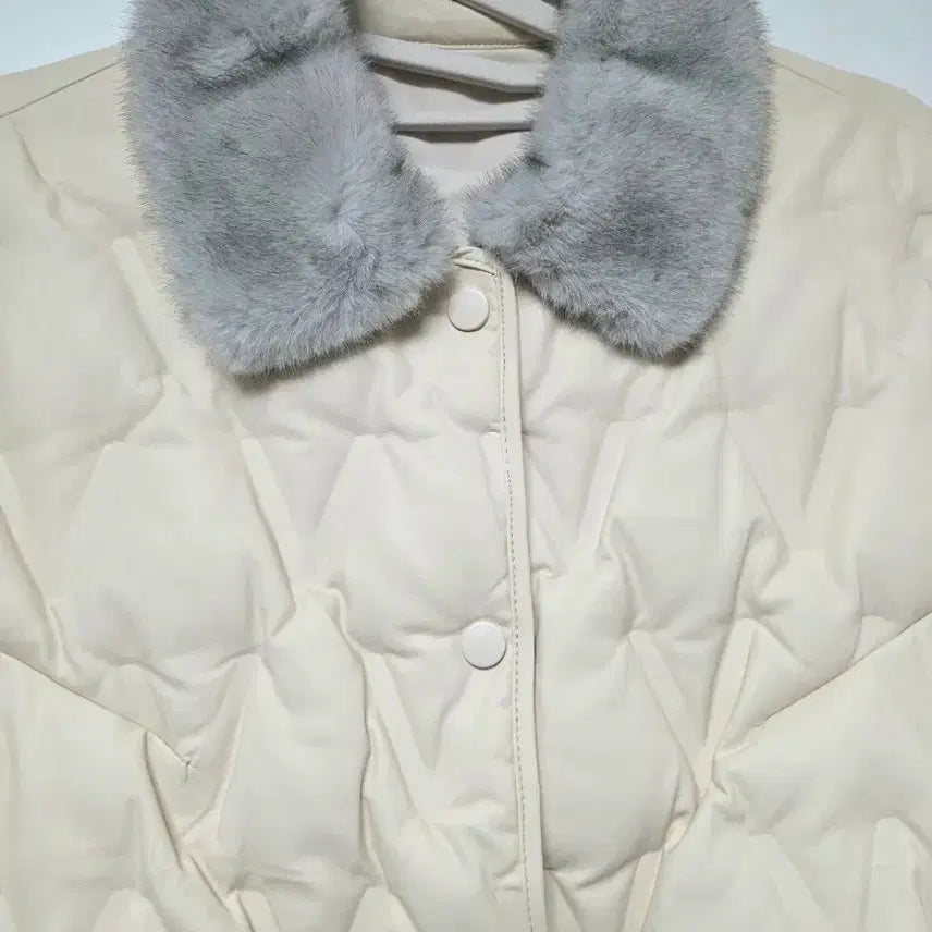 [BUNJANG] Ivory Eco-Fur Collar Quilted Vest / 아이보리 퍼 카라 가죽퀼팅 누빔 조끼