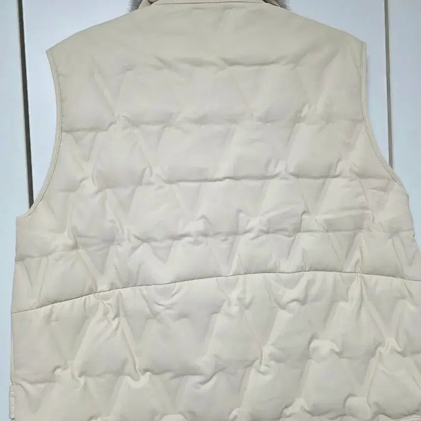 [BUNJANG] Ivory Eco-Fur Collar Quilted Vest / 아이보리 퍼 카라 가죽퀼팅 누빔 조끼