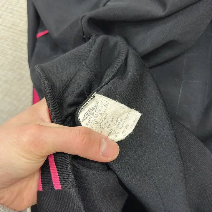 [BUNJANG] Umbro Blackpink Hoodie Zip-up / 엄브로 사이드로고 블랙핑크 후드집업 90 M11691
