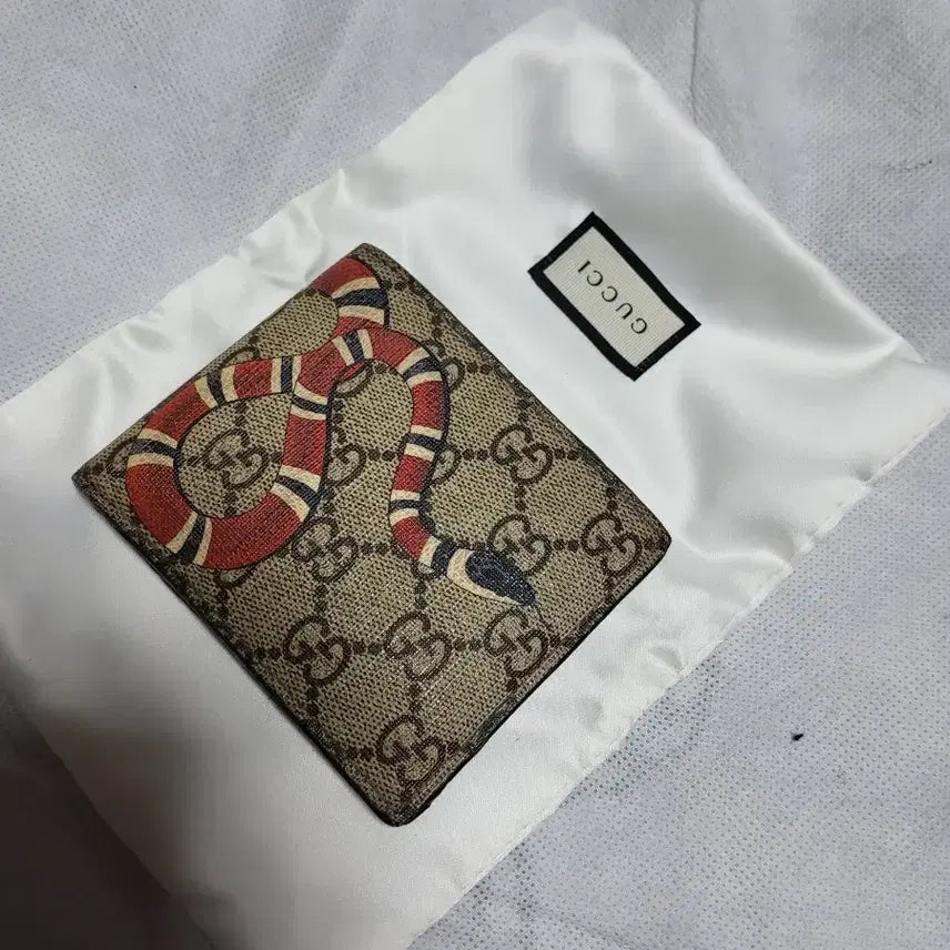 [BUNJANG] Gucci Snake Bi-fold Wallet / 구찌 지갑