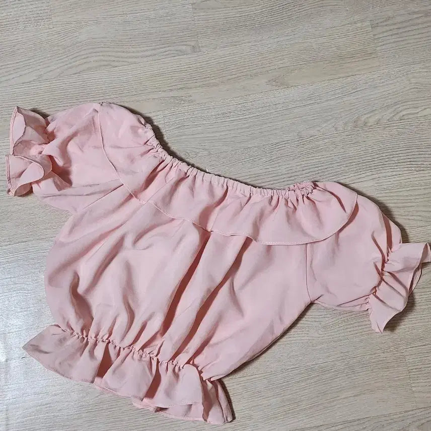 [BUNJANG] Off-Shoulder Cropped Short-Sleeve Blouse / 오프숄더 크롭 반팔 블라우스