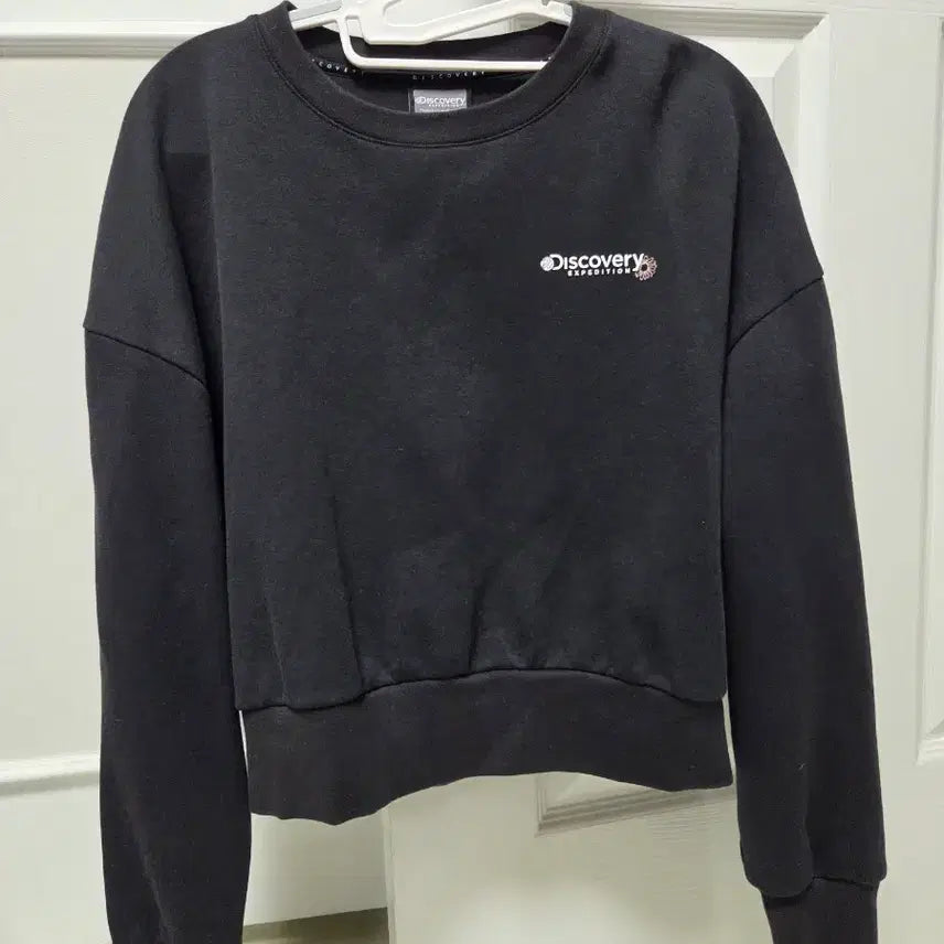 [BUNJANG] Discovery Expedition Semi-Crop Sweatshirt / 디스커버리 세미크롭 맨투맨
