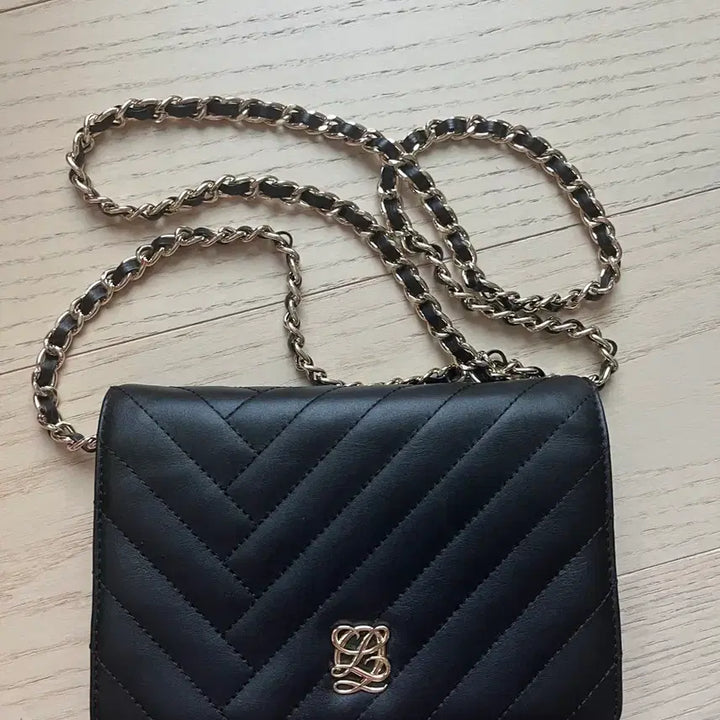 [BUNJANG] Louis Quatorze Black Quilted Chain Bag / (1회 착용)루이까또즈 블랙 체인백