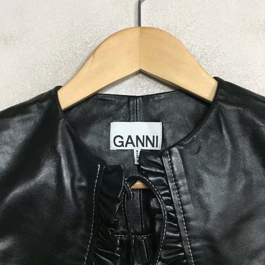 [BUNJANG] Ganni Ruffled Leather Collar / GANNI 가니 러플 레더 카라