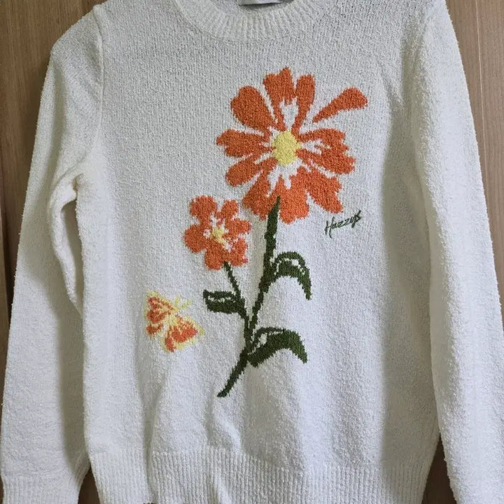 [BUNJANG] Hazzys Ivory Knit Floral Embroidery / 헤지스 니트
