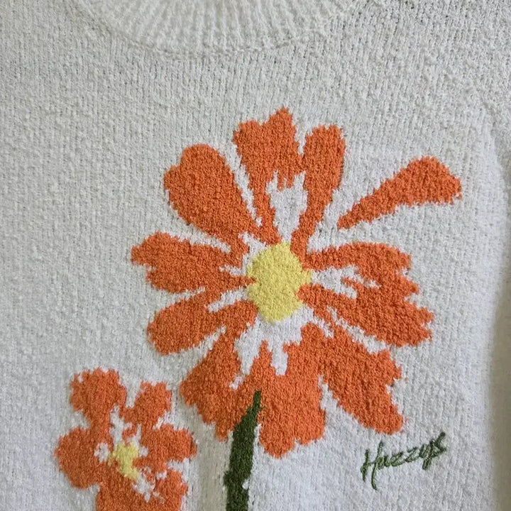 [BUNJANG] Hazzys Ivory Knit Floral Embroidery / 헤지스 니트