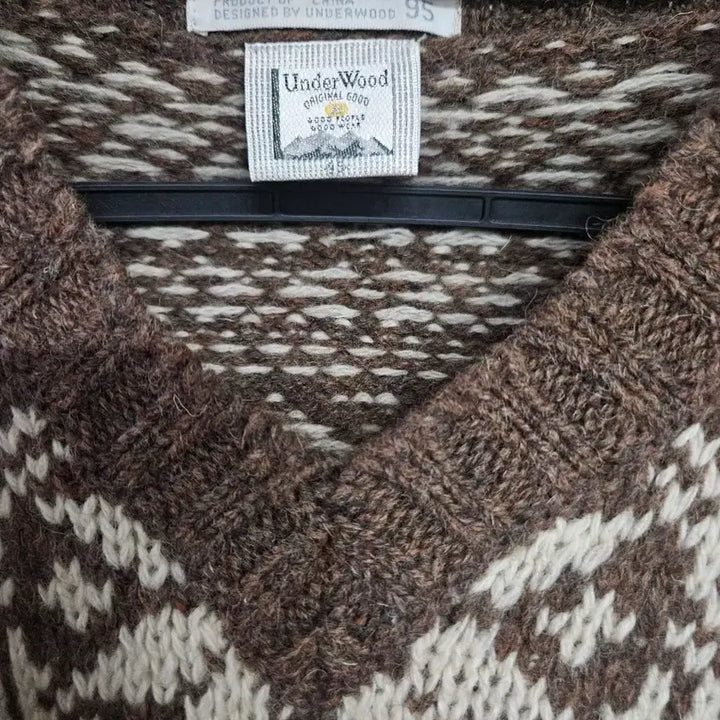 [BUNJANG] Underwood Nordic V-Neck Knit Sweater Brown Deer Pattern Wool 100% Size 95 / Underwood 브이넥 노르딕 니트 95