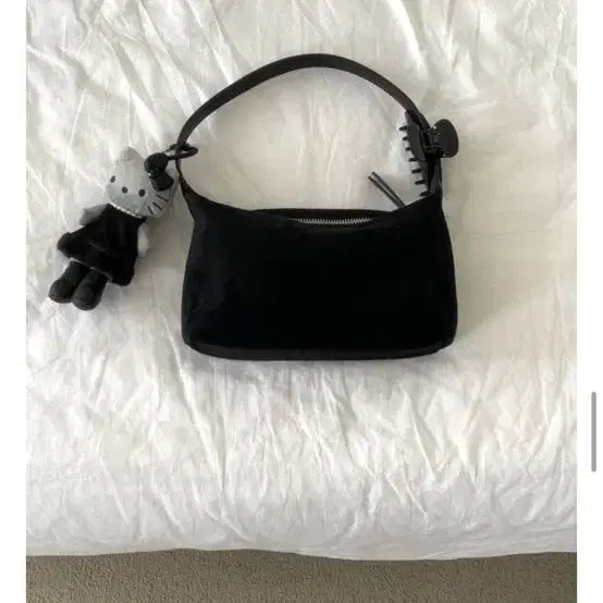 [BUNJANG] Peter &amp; Wendy Strawberry Tote Bag - Black / 피터앤웬디 딸기 토트백 블랙