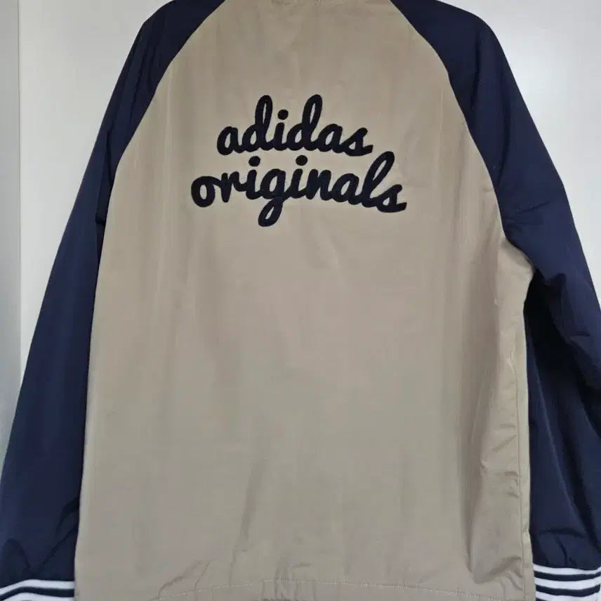 [BUNJANG] Adidas Embroidered Stadium Jacket Navy &amp; Beige (Size 105) / 아디다스 엠브로이더드 스타디움 자켓 105