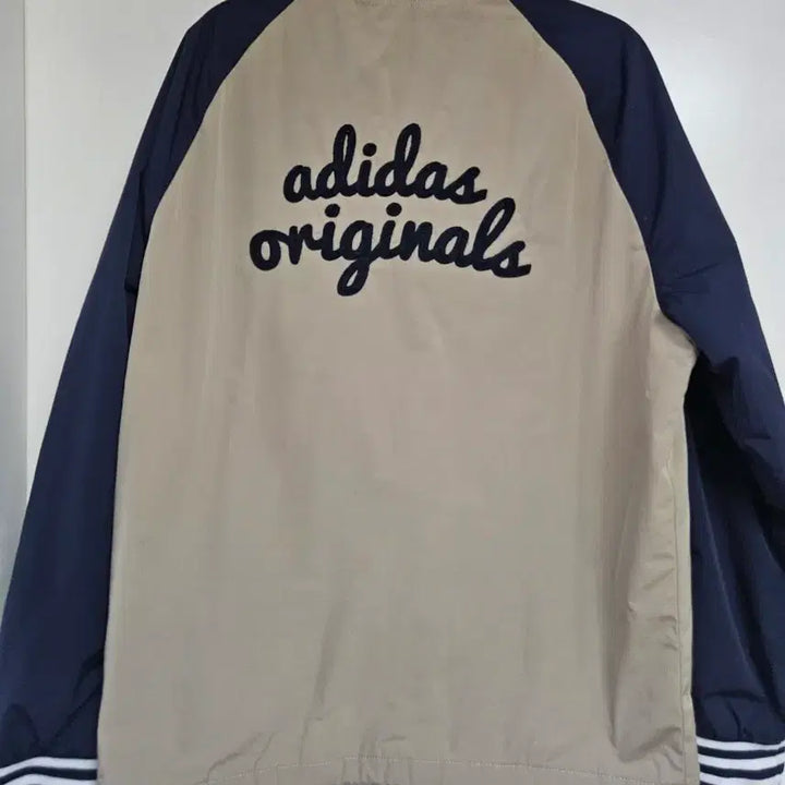 [BUNJANG] Adidas Embroidered Stadium Jacket Navy &amp; Beige (Size 105) / 아디다스 엠브로이더드 스타디움 자켓 105
