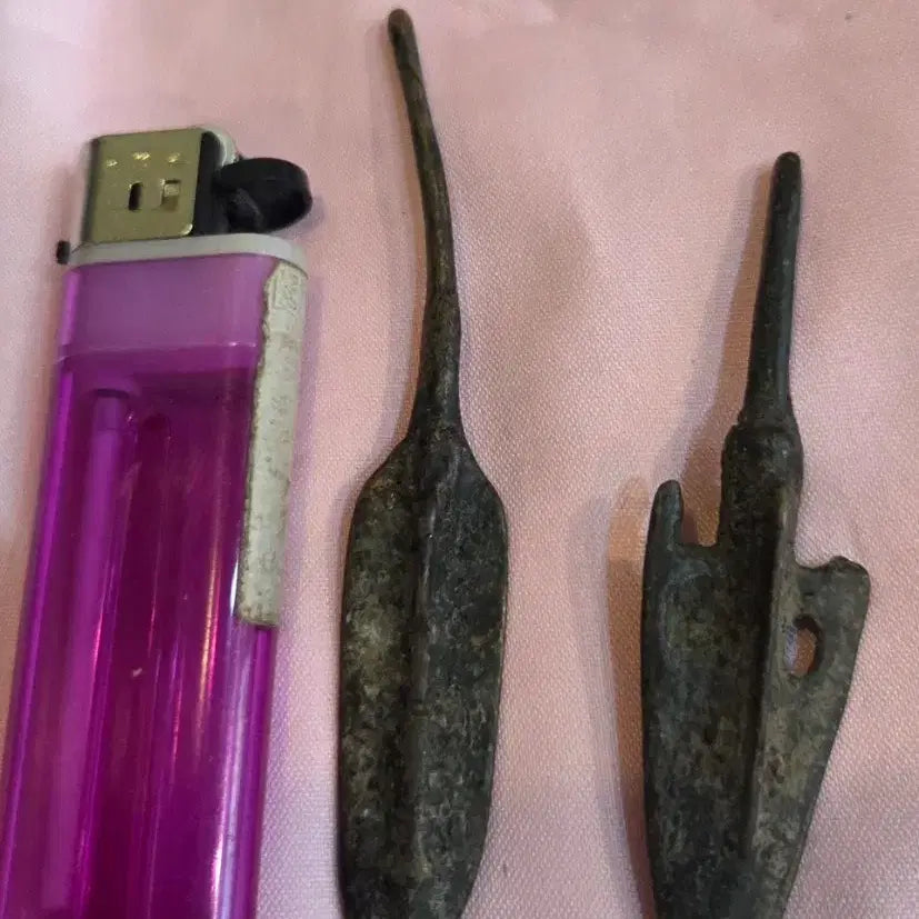 [BUNJANG] 2 Bronze Arrowheads / 출토 청동 화살촉 2점