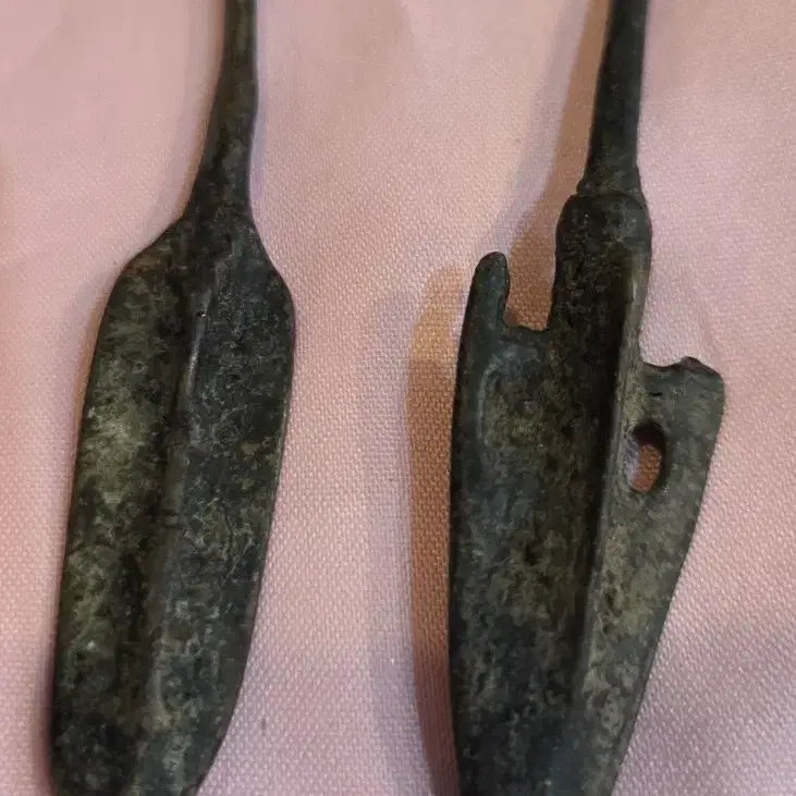 [BUNJANG] 2 Bronze Arrowheads / 출토 청동 화살촉 2점