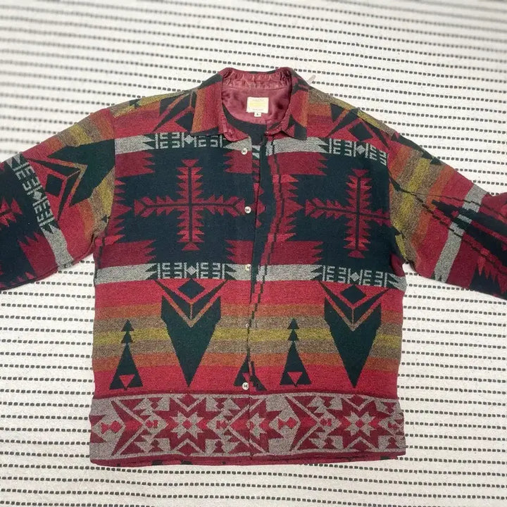 [BUNJANG] Vintage Ethnic Pattern Shirt Red/Black / 빈티지 에스닉 패턴 남방 셔츠 레드/블랙