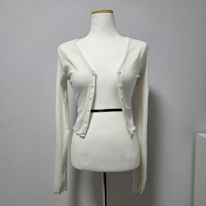 [BUNJANG] White Frill Long Sleeve Cropped Cardigan / 화이트 프릴 긴팔 크롭 가디건