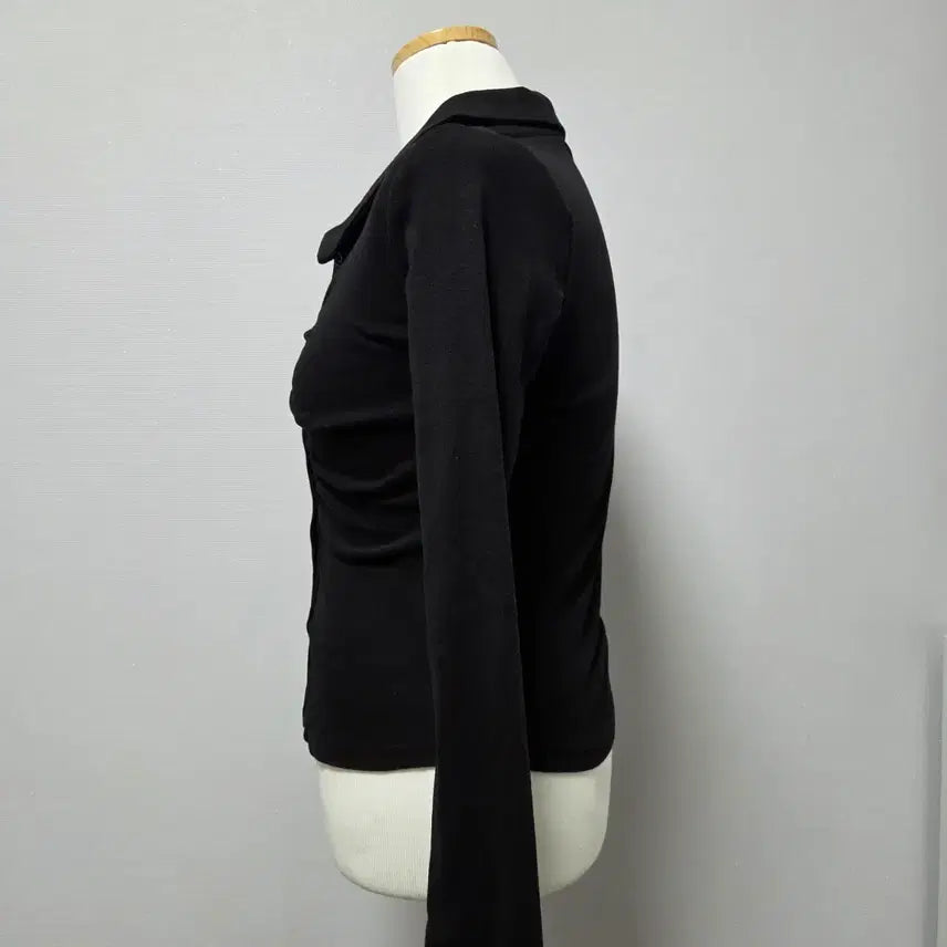 [BUNJANG] Black Shirring Glam Long Sleeve Voluminous Blouse / 블랙 셔링 글램 긴팔 볼륨 굴림 블라우스
