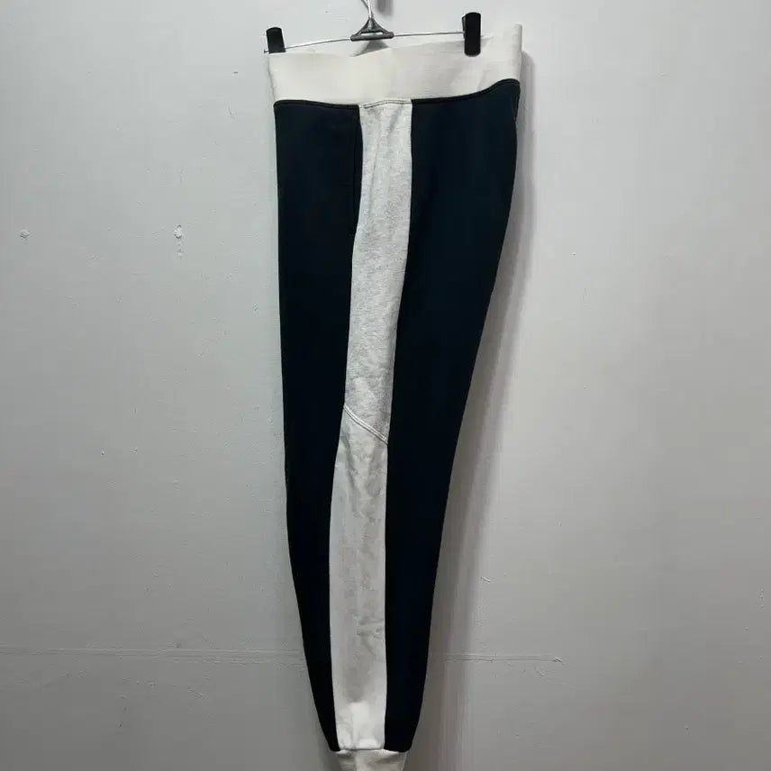 [BUNJANG] Nike Air Black/White Training Pants L / 나이키 에어 블랙/화이트 트레이닝복 바지 L