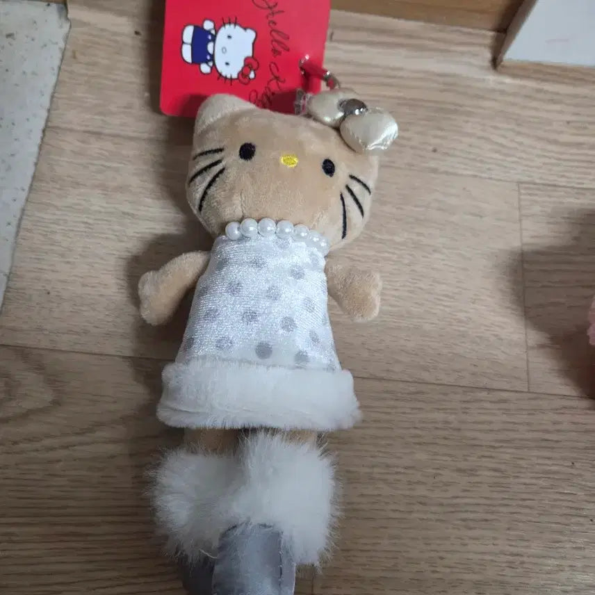 [BUNJANG] Sanrio Hello Kitty Long Leg Keyring / 산리오 헬로키티 롱다리 키링 판매합니다