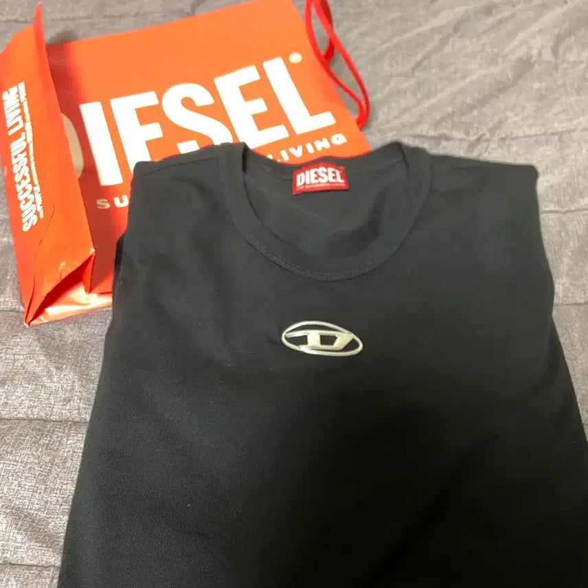 [BUNJANG] Diesel Metallic Logo T-Shirt / 디젤 od 메탈릭 로고 T-half