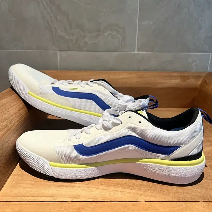 [BUNJANG] Vans Ultrarange Exo White/Blue Sneakers / 반스 울트라레인지 엑소 275,280