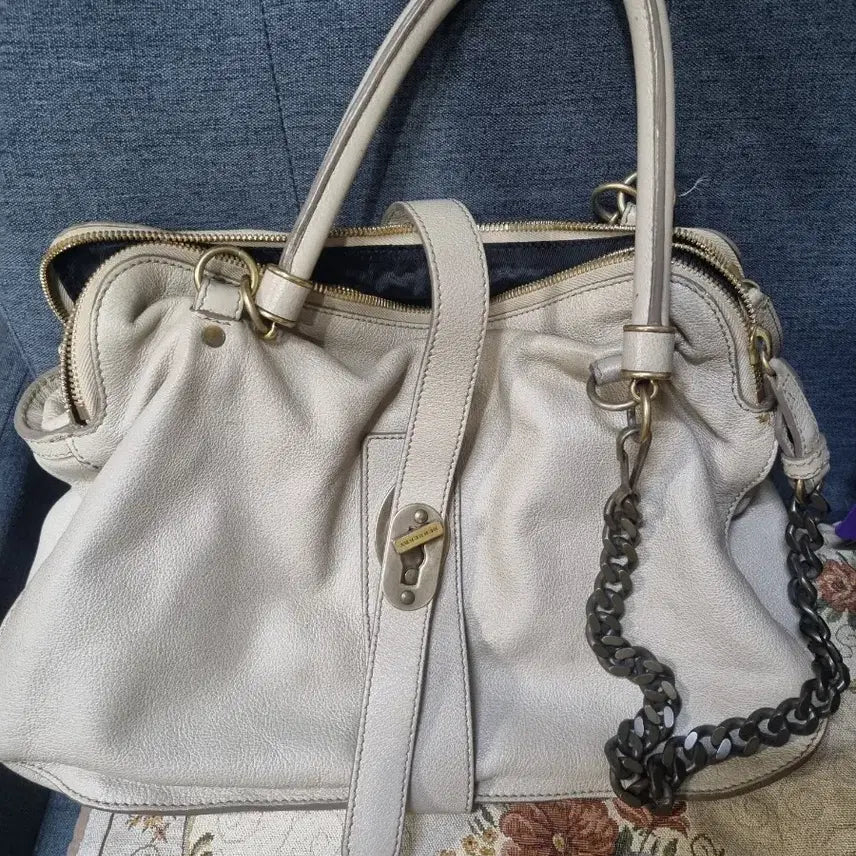 [BUNJANG] Burberry Leather Bag / 버버리가방
