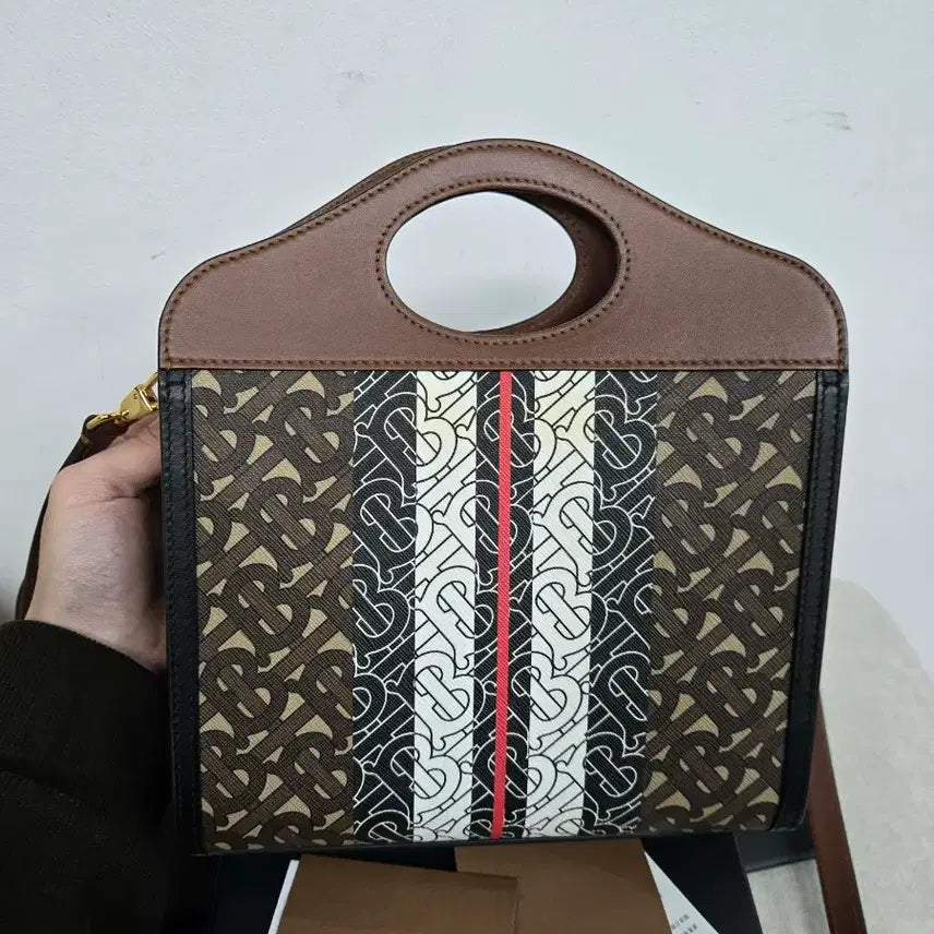 [BUNJANG] Burberry Sprite Shoulder Bag (Authentic) / [정품][A급] 버버리 스프라이트 숄더백