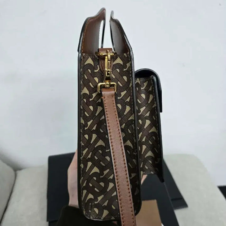 [BUNJANG] Burberry Sprite Shoulder Bag (Authentic) / [정품][A급] 버버리 스프라이트 숄더백