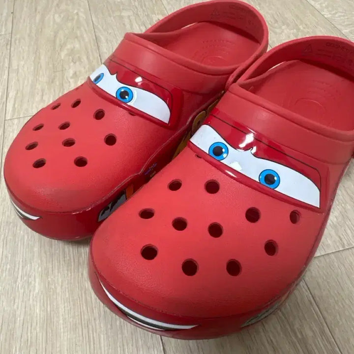 [BUNJANG] Crocs x Cars Classic Lightning McQueen Clogs / 크록스 x 카 클래식 라이트닝 맥퀸 270