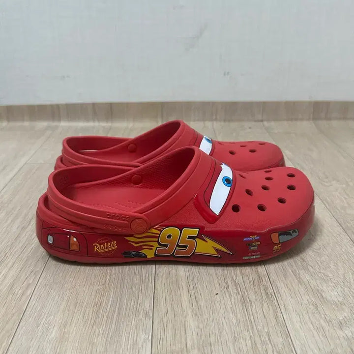 [BUNJANG] Crocs x Cars Classic Lightning McQueen Clogs / 크록스 x 카 클래식 라이트닝 맥퀸 270