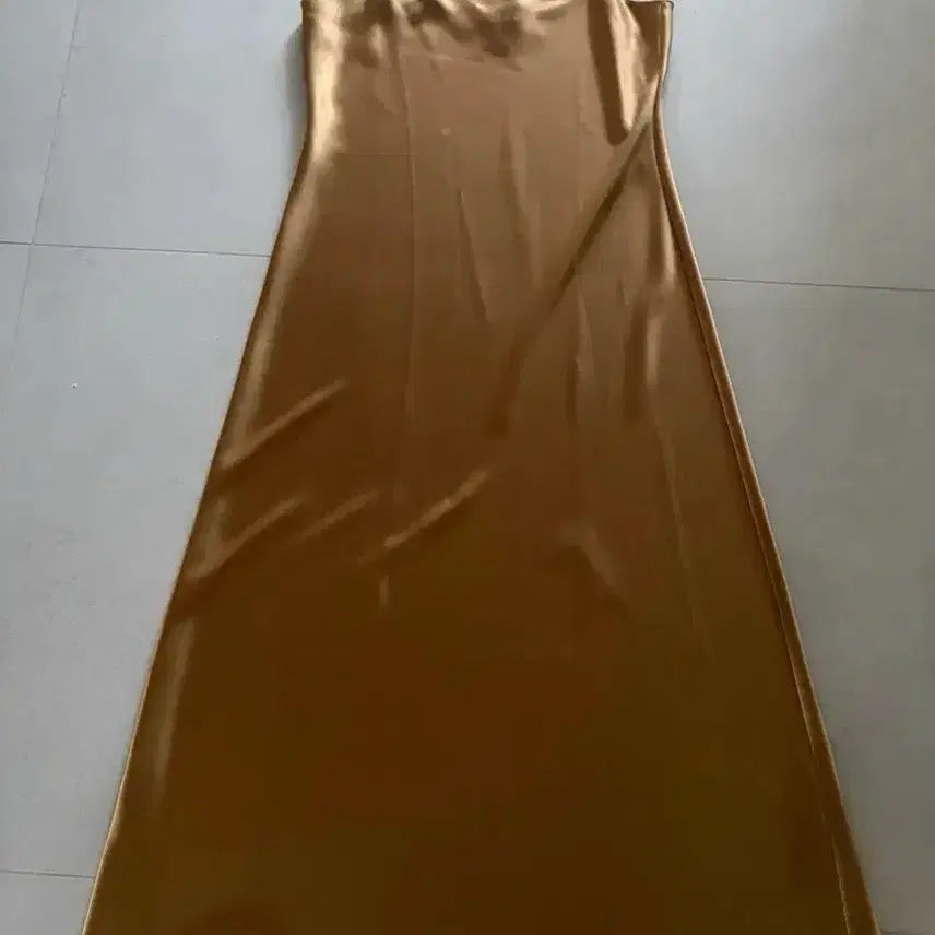 [BUNJANG] Theory Satin Long Skirt Gold Size 4 / Theory 새틴 롱 스커트 골드(새상품)4사이즈