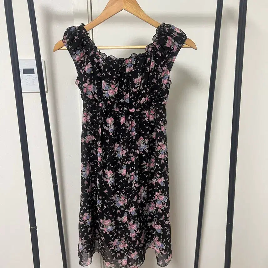 [BUNJANG] Black Floral Punching Dress / 블랙 플라워 펀칭 원피스 887